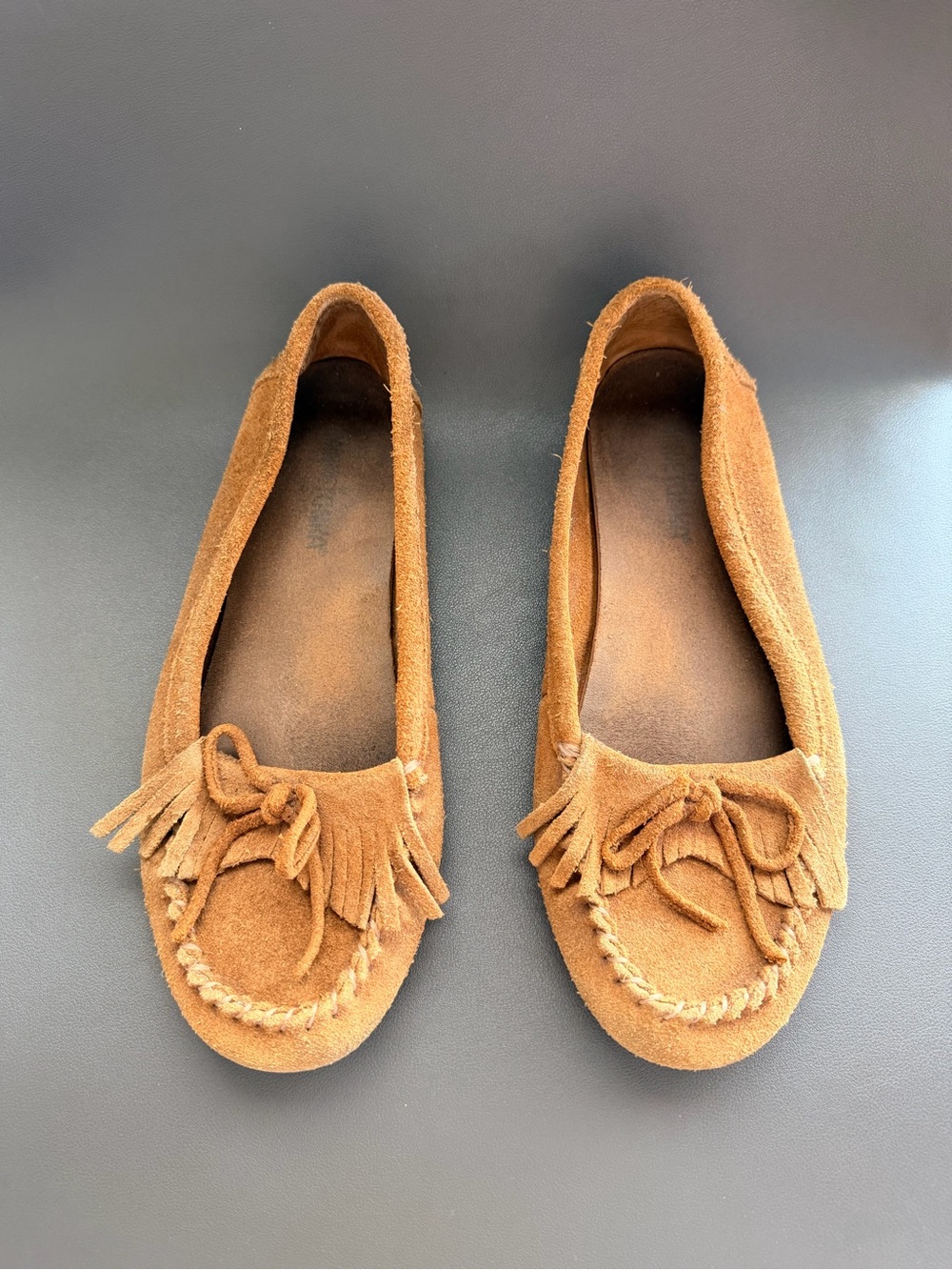 Women's Suede MINETTONKA Moccasin Flats - Tan SIZE 8